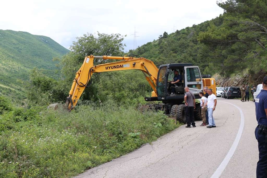 Mostar: Kod goranačke krivine za sada ništa nije pronađeno, ekshumacija se nastavlja sutra